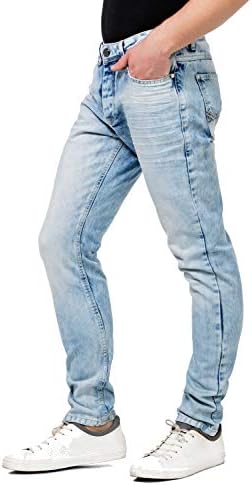 Cipo & Baxx Herren Jeans - Straight Fit mit modischen Waschungen, Nähten & Used-Look Details - Regular Denim