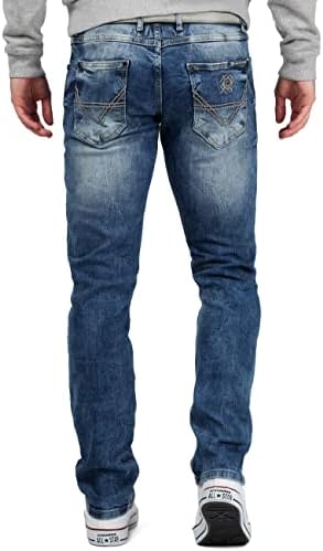 Cipo & Baxx Herren Jeans - Stilvolle Männer Jeans mit 5-Pocket-Design und Kontrastnähten | Bequemer Baumwoll-Elasthan-Mi